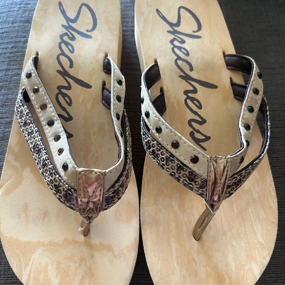 Sketchers Beaded Sandals - Picture 3 of 10
